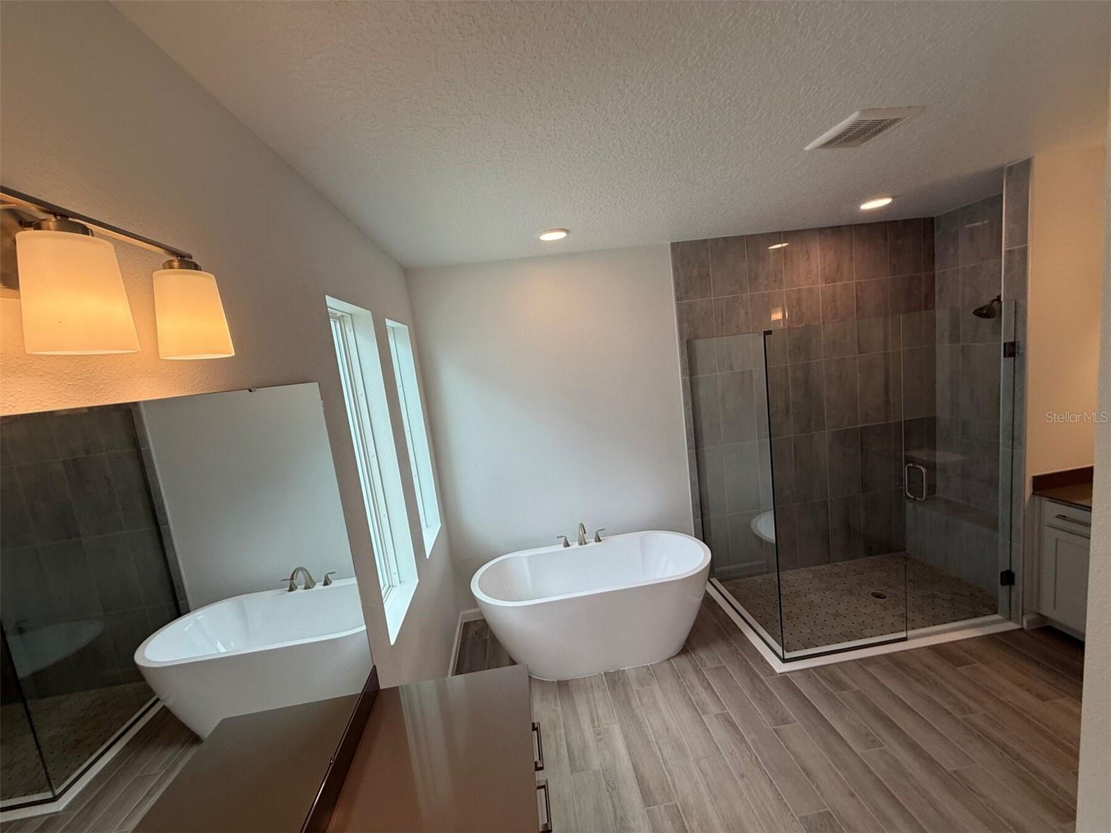 Image 9 of 18 For 903 Pointe Emerson Boulevard