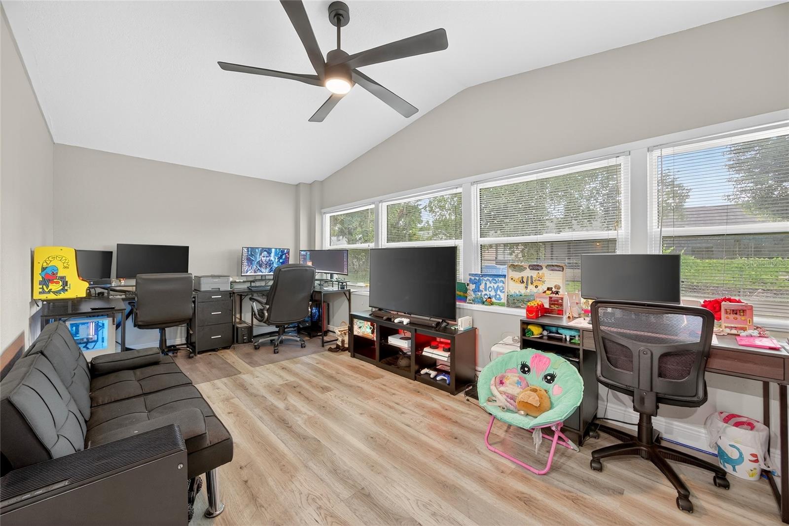 Image 11 of 31 For 143 Guaymas Drive