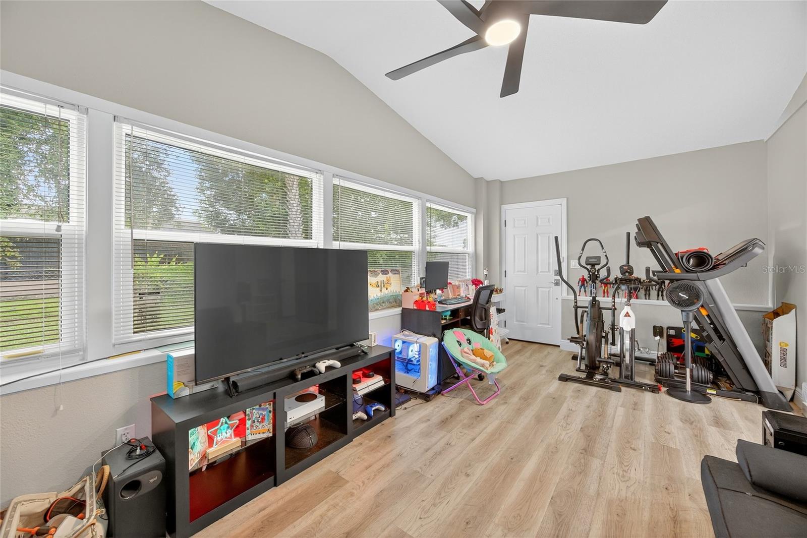 Image 12 of 31 For 143 Guaymas Drive