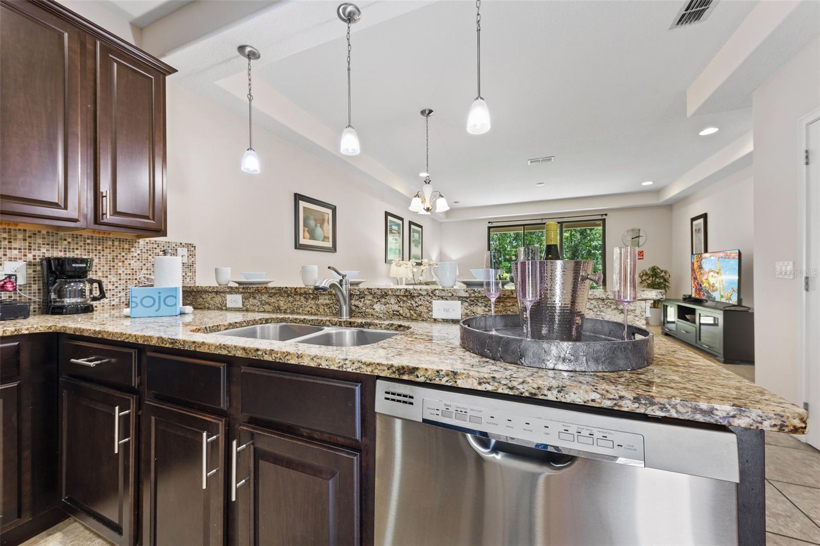 Image 4 of 20 For 8153 Roseville Road