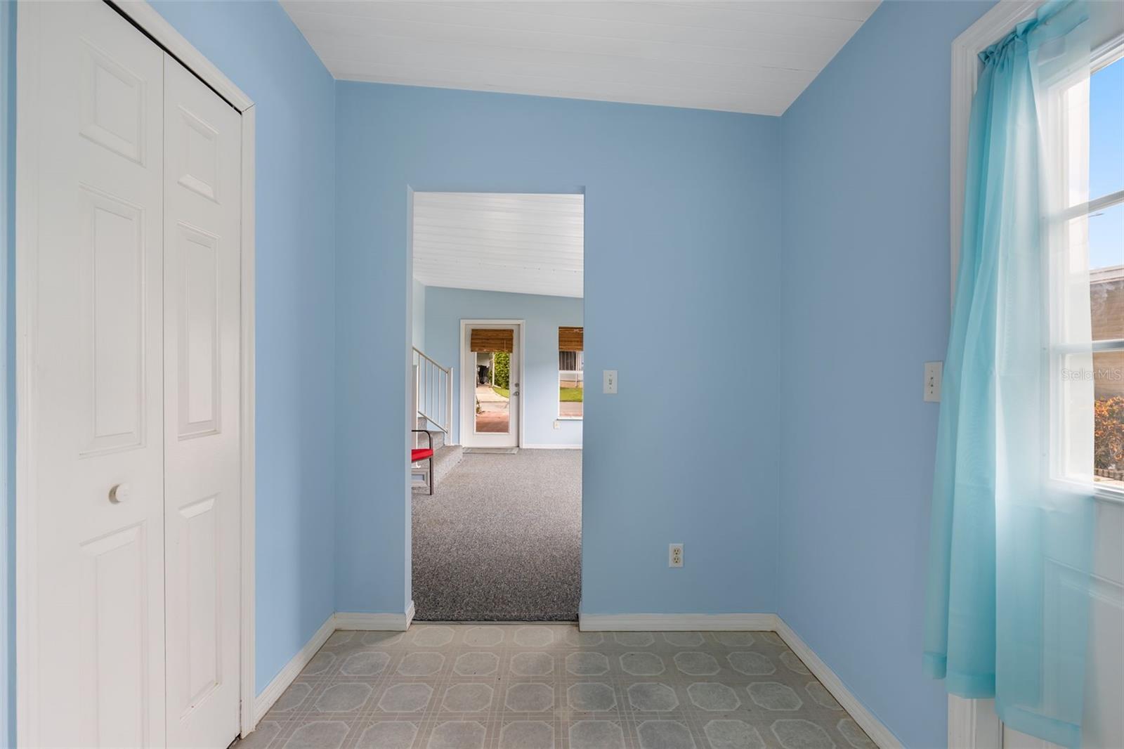 Image 16 of 44 For 47 Cocos Plumosa Drive