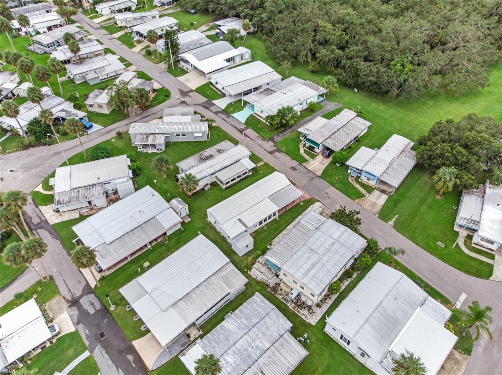 Image 35 of 44 For 47 Cocos Plumosa Drive
