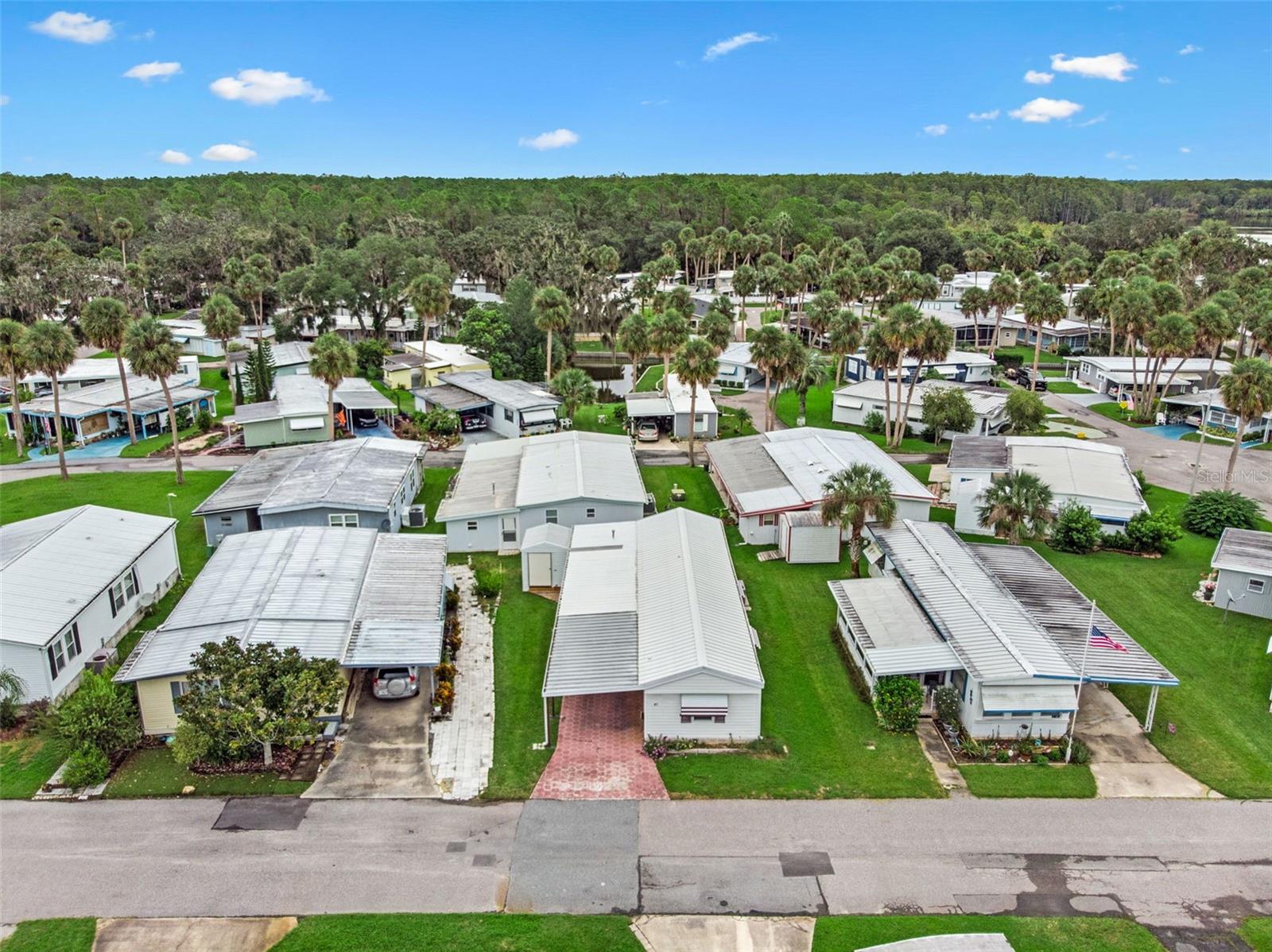 Image 41 of 44 For 47 Cocos Plumosa Drive