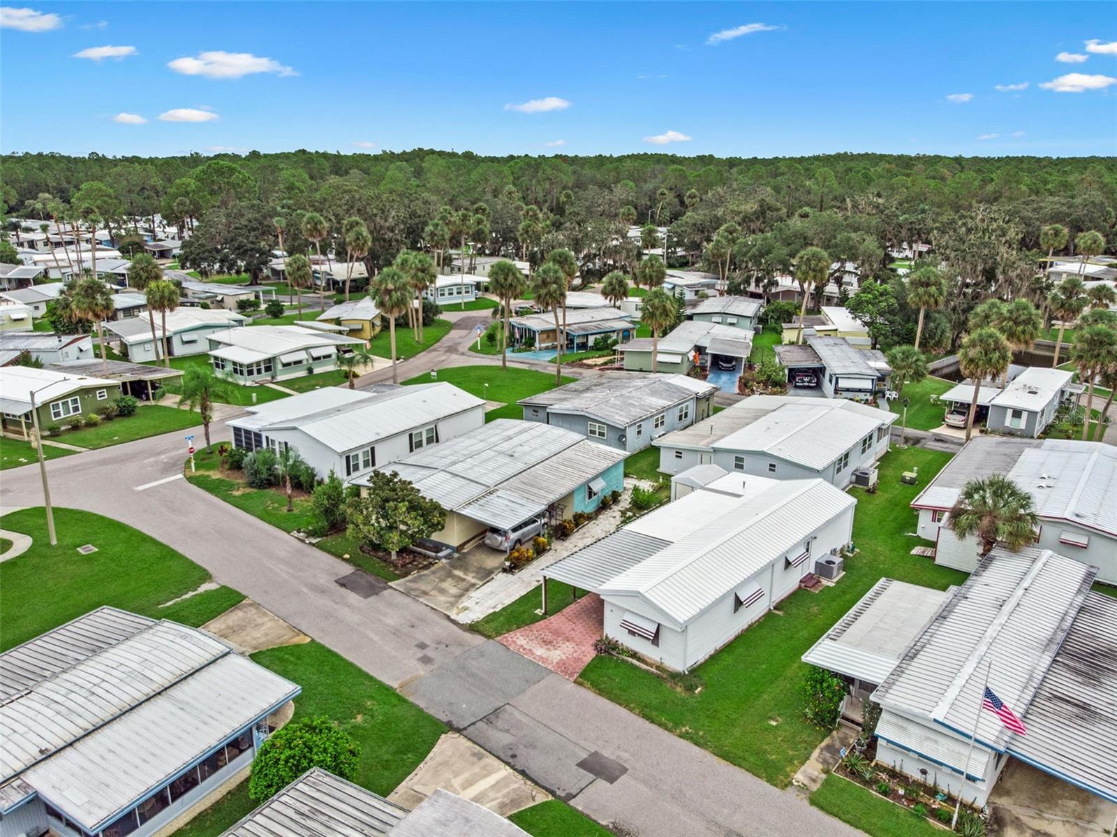 Image 43 of 44 For 47 Cocos Plumosa Drive