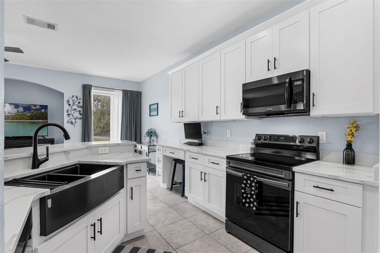 Image 3 of 30 For 1521 Pine Oak Trail