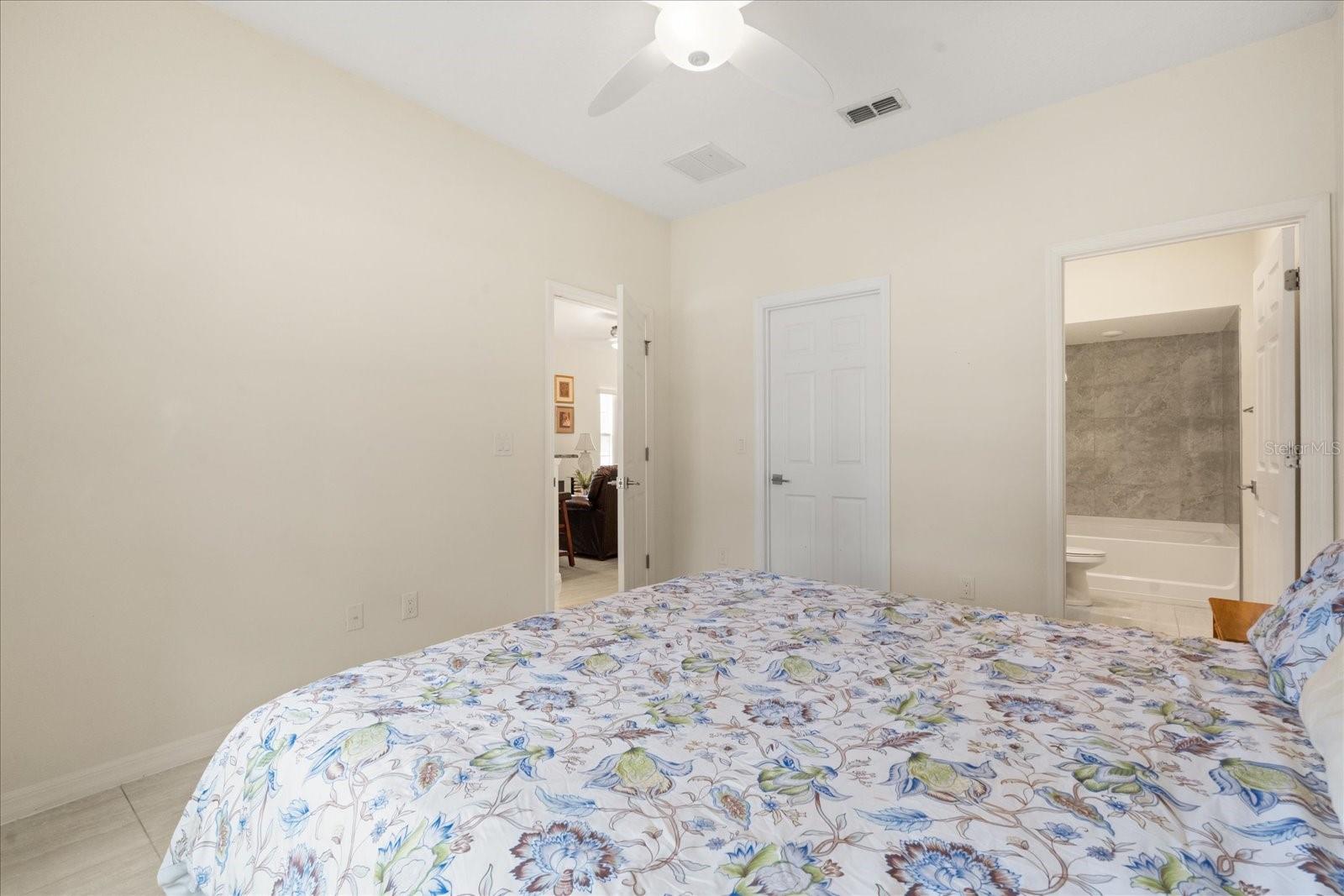 Image 23 of 29 For 2060 Royal Vista Court