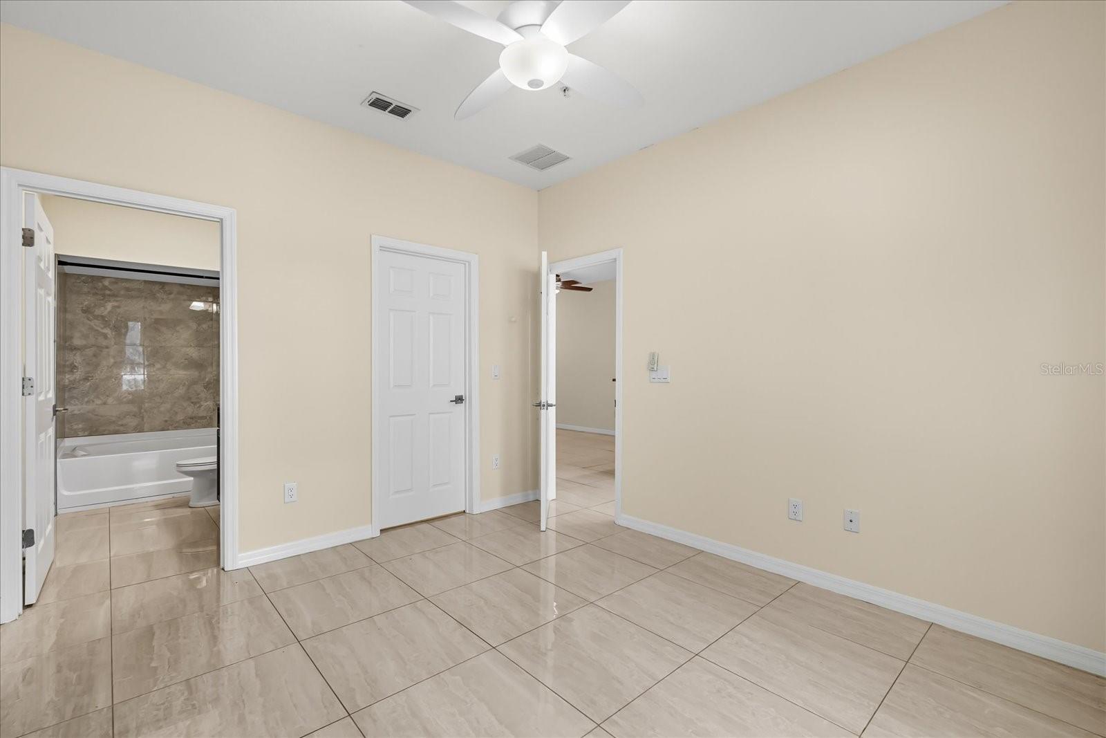 Image 24 of 32 For 2054 Royal Vista Court