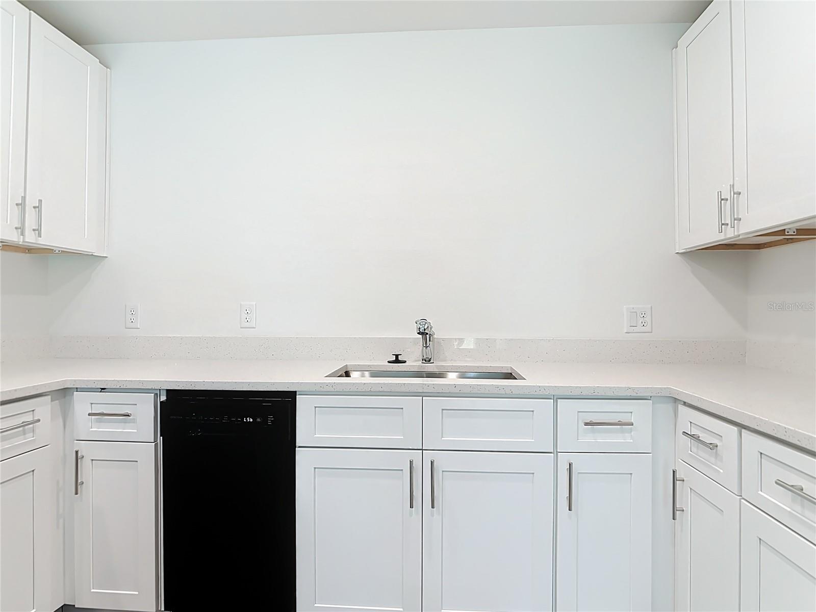 Image 17 of 54 For 5565 Lavender Avenue