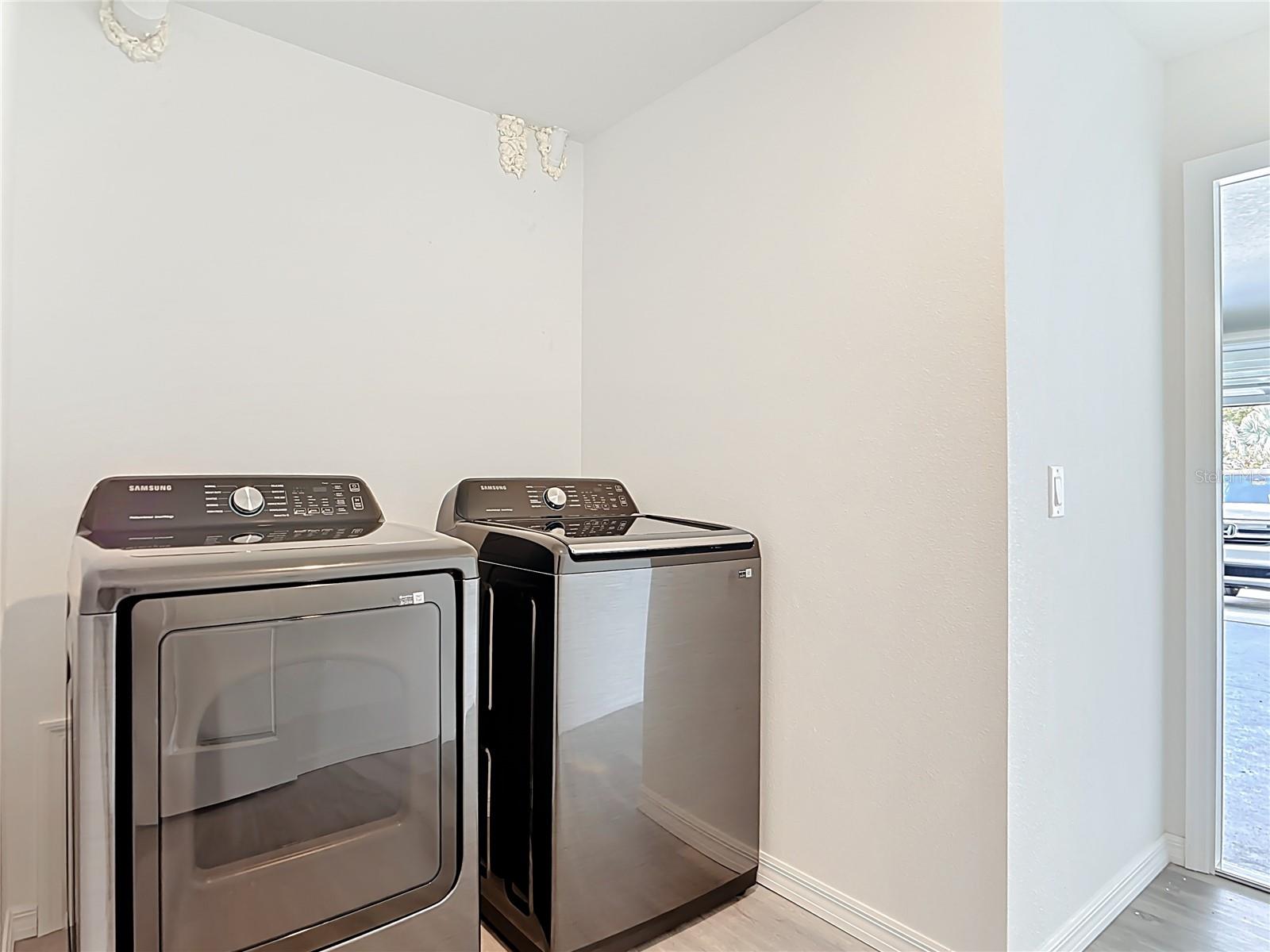 Image 35 of 54 For 5565 Lavender Avenue