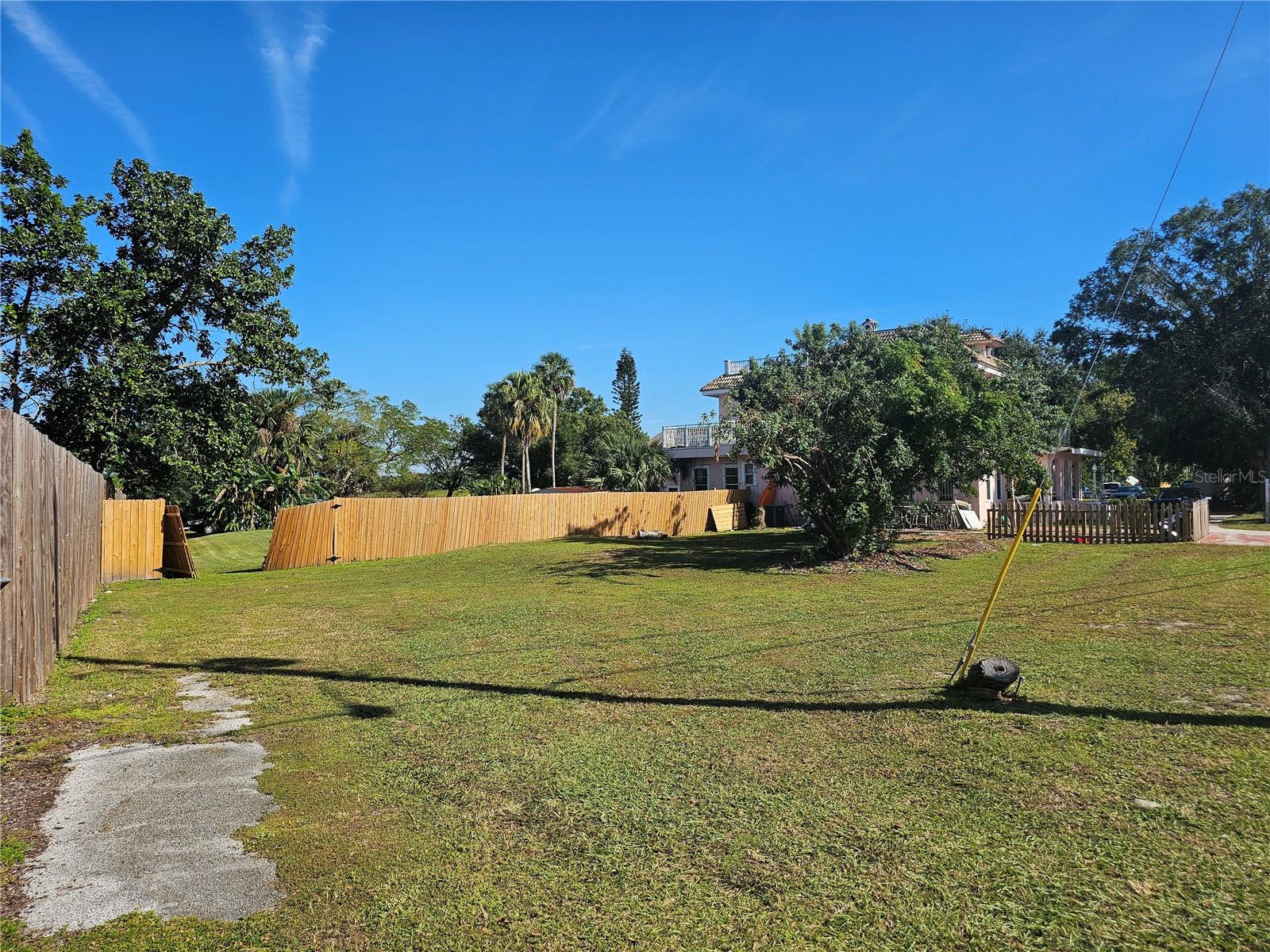 Image 10 of 17 For 4715 Beach Boulevard