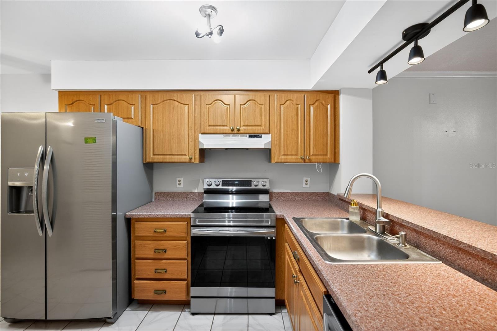Image 4 of 29 For 8411 Laurelon Place 10-3