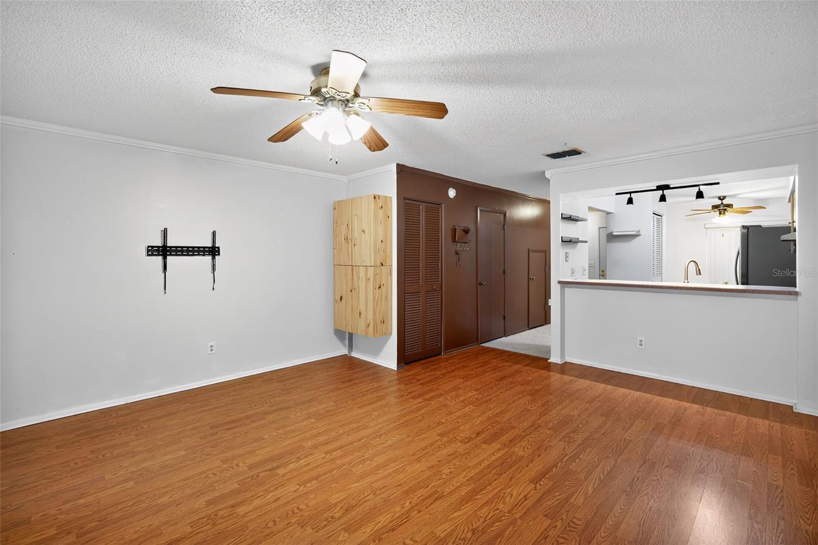 Image 8 of 29 For 8411 Laurelon Place 10-3