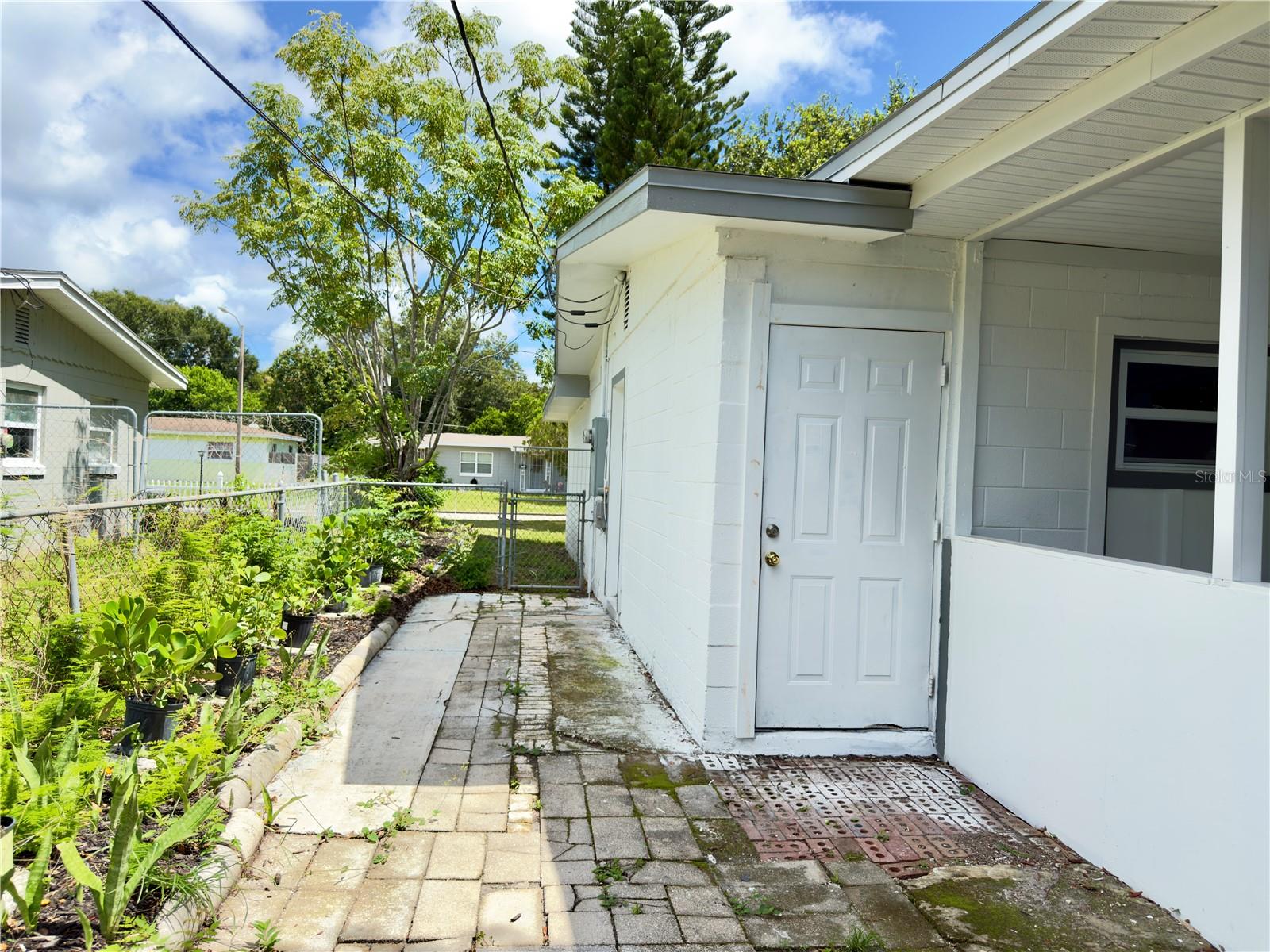 Image 15 of 52 For 1450 Bahia Avenue