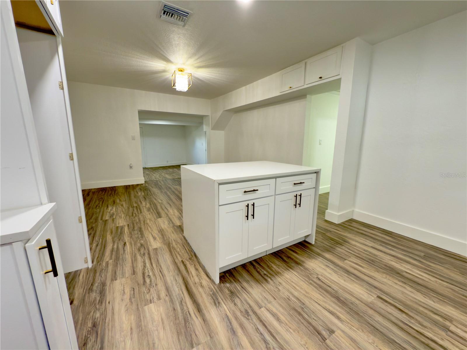 Image 23 of 52 For 1450 Bahia Avenue