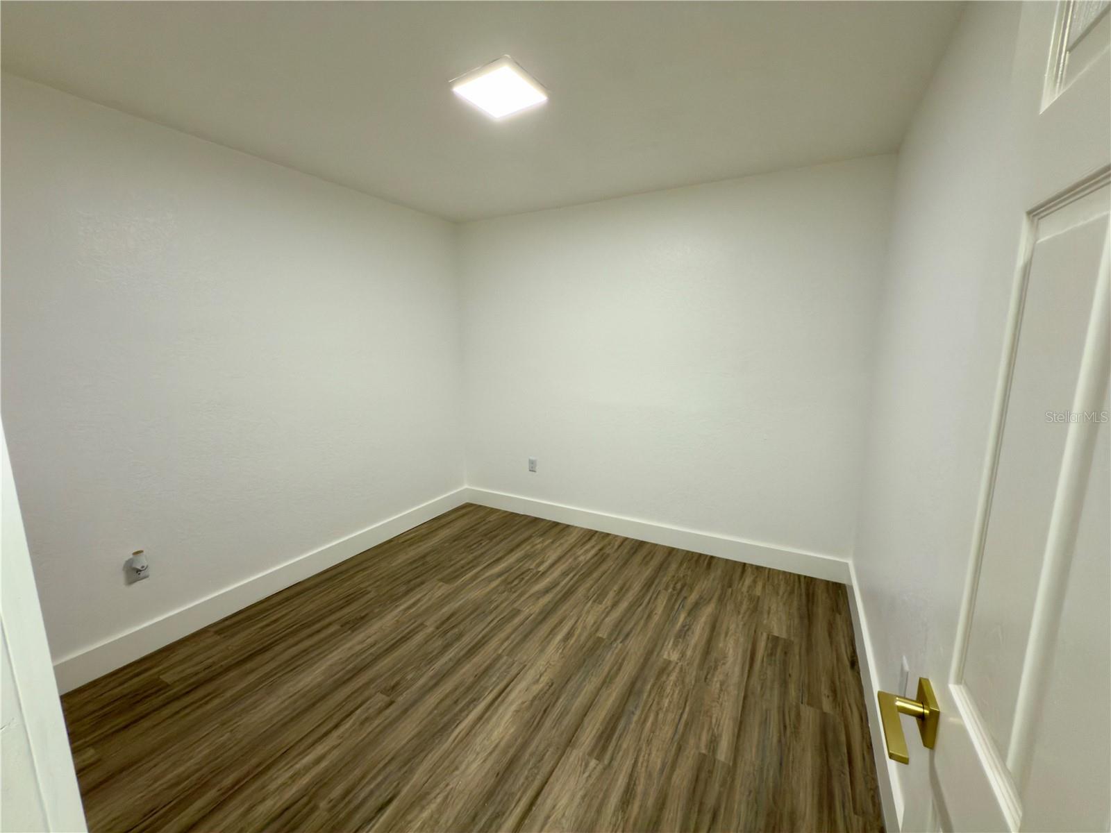 Image 32 of 52 For 1450 Bahia Avenue