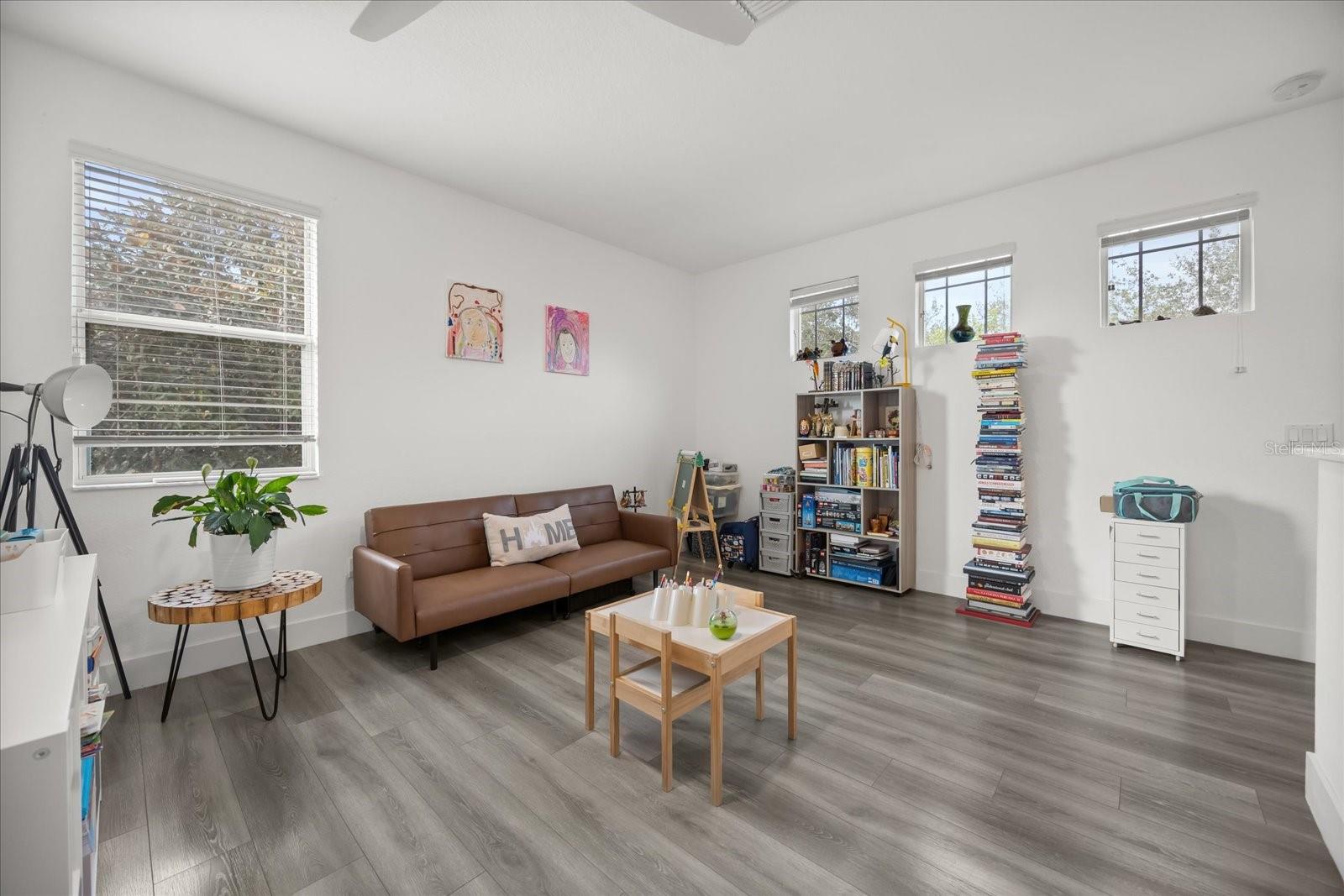 Image 19 of 40 For 6846 Helmsley Circle
