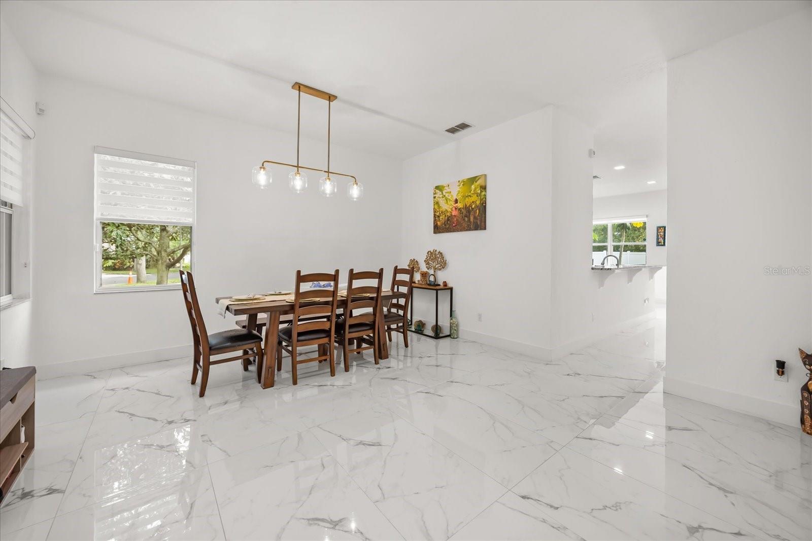 Image 8 of 40 For 6846 Helmsley Circle