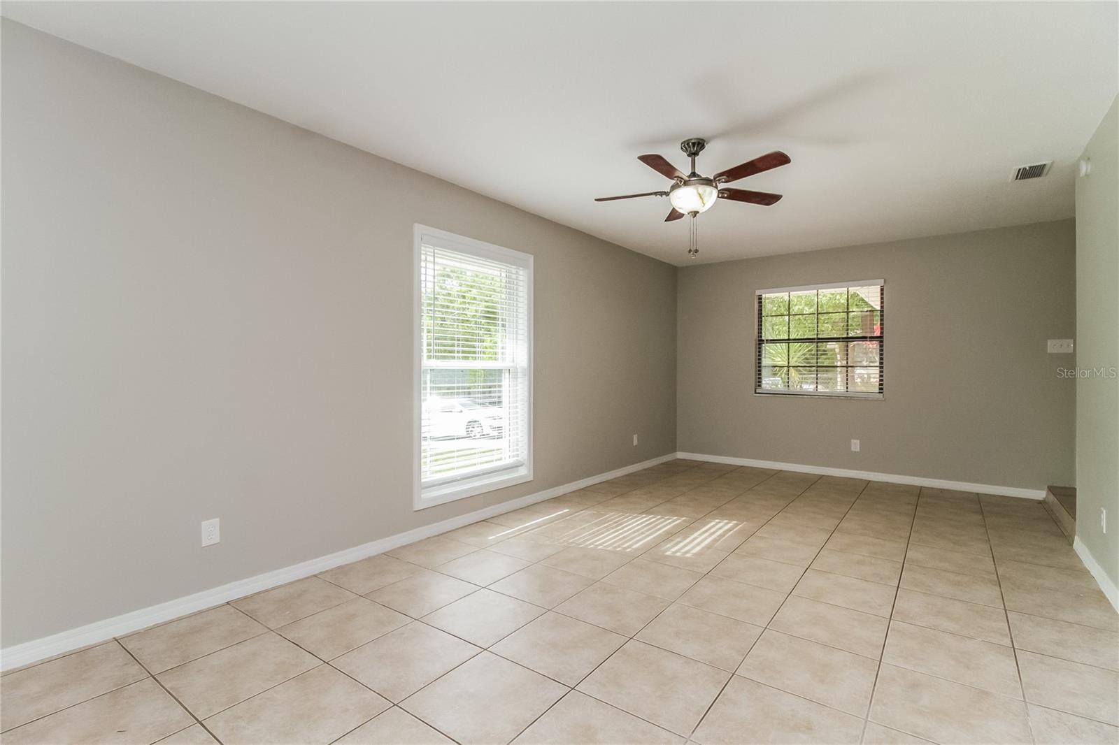Image 2 of 16 For 1027 Spring Garden Street