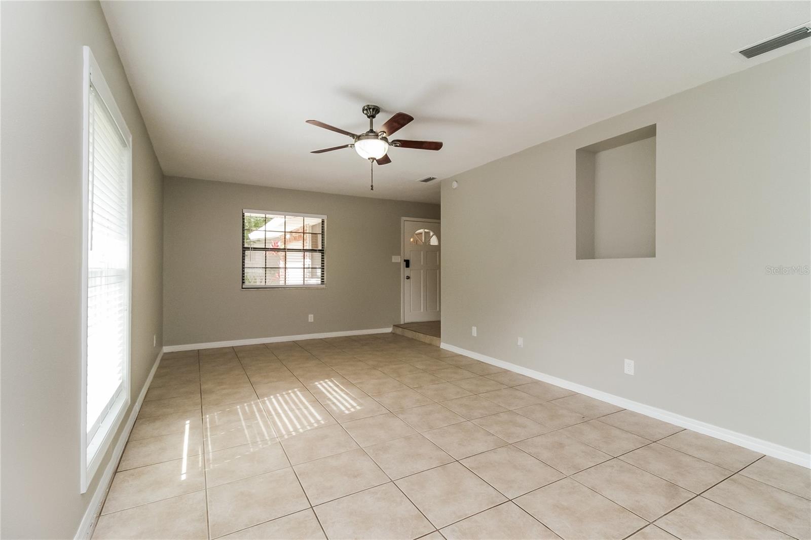 Image 3 of 16 For 1027 Spring Garden Street