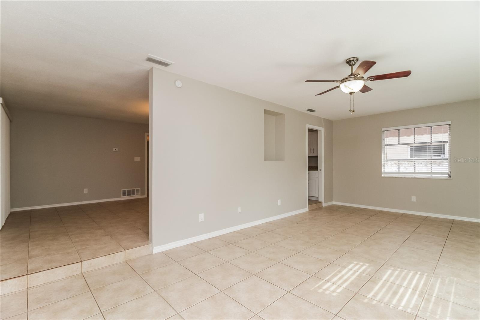 Image 4 of 16 For 1027 Spring Garden Street