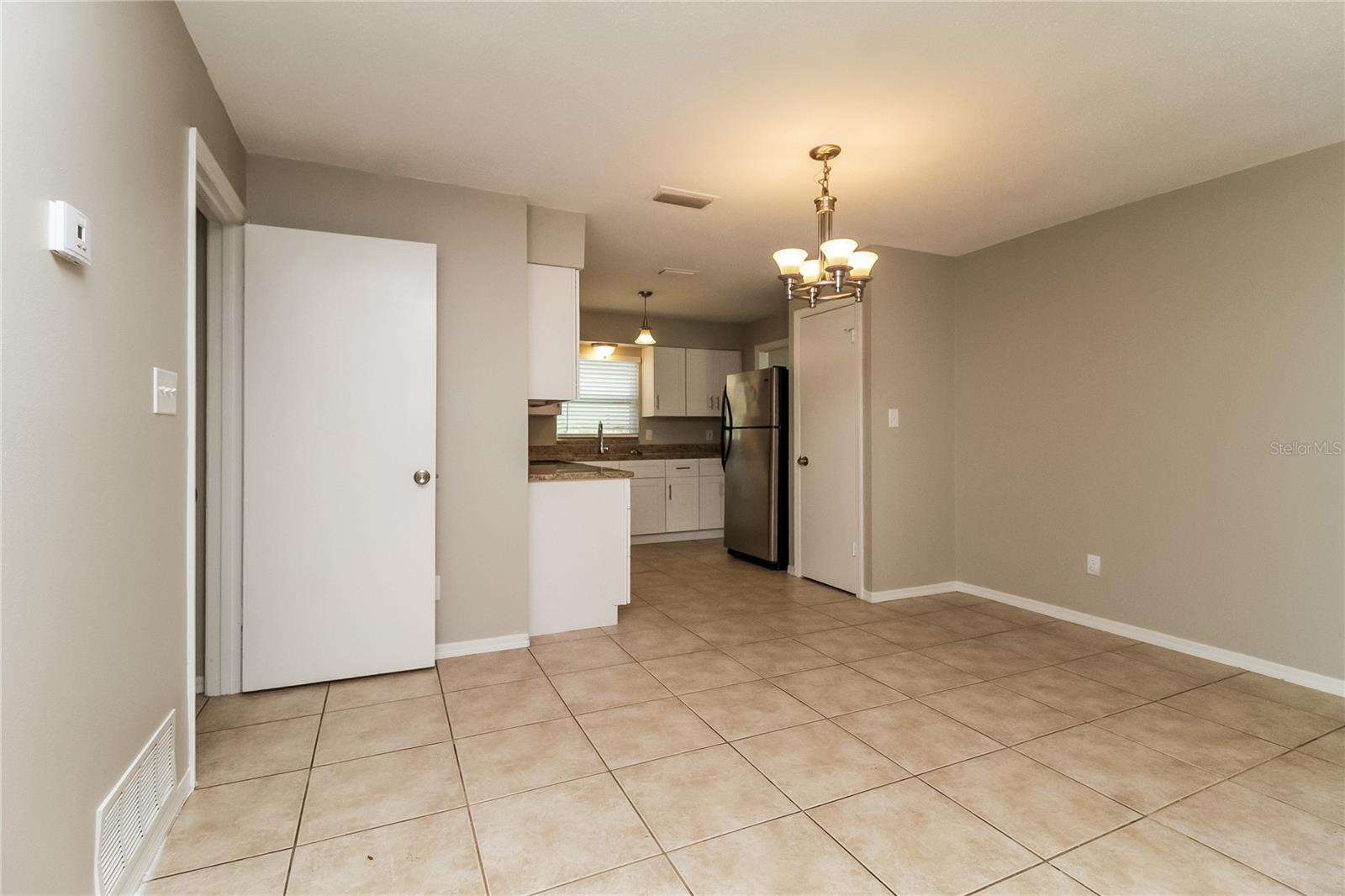 Image 5 of 16 For 1027 Spring Garden Street