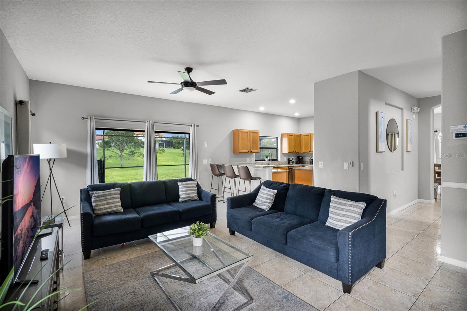 Image 4 of 62 For 320 Summer Place Loop