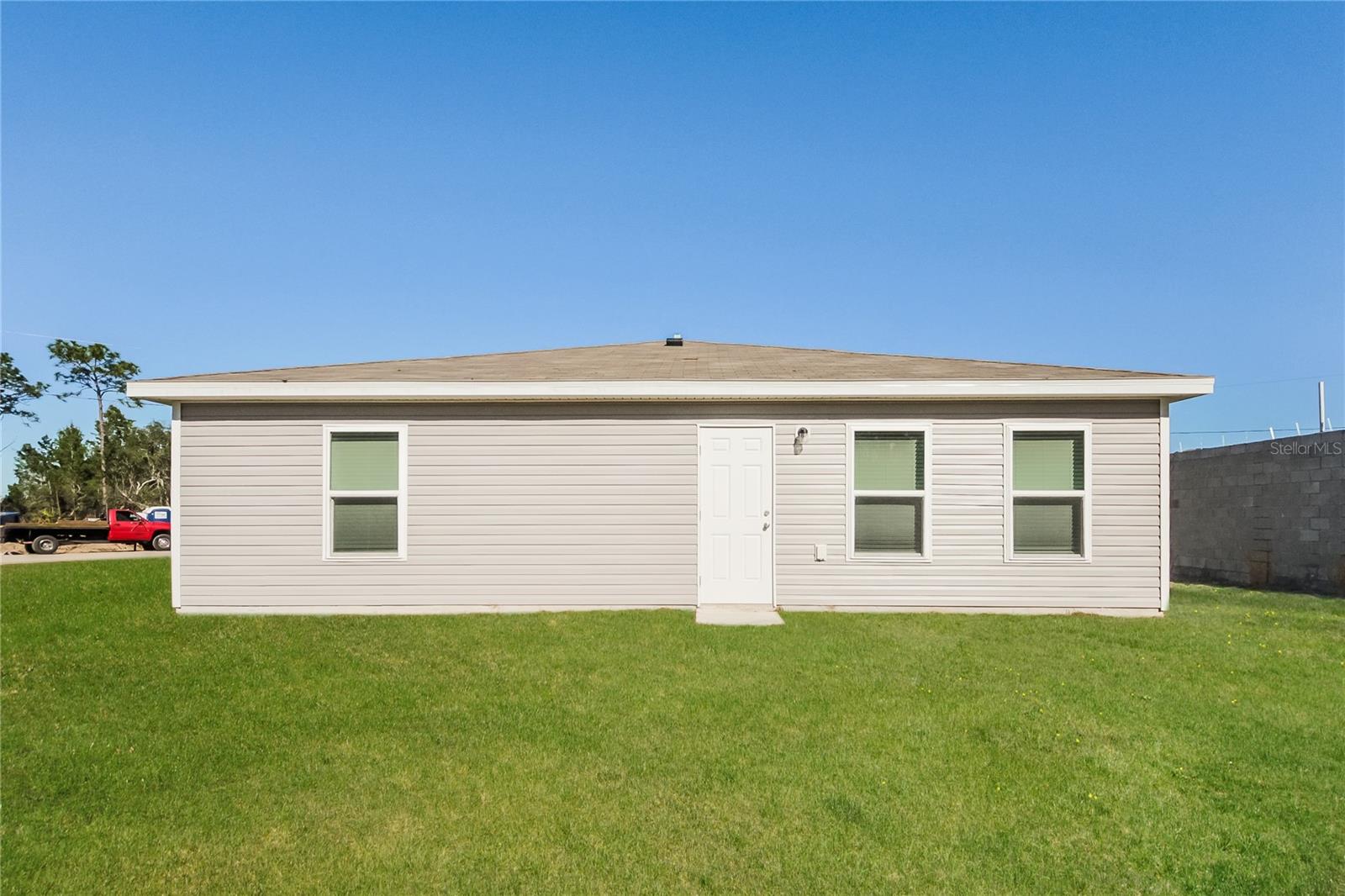 Image 15 of 16 For 230 Hyacinth Court