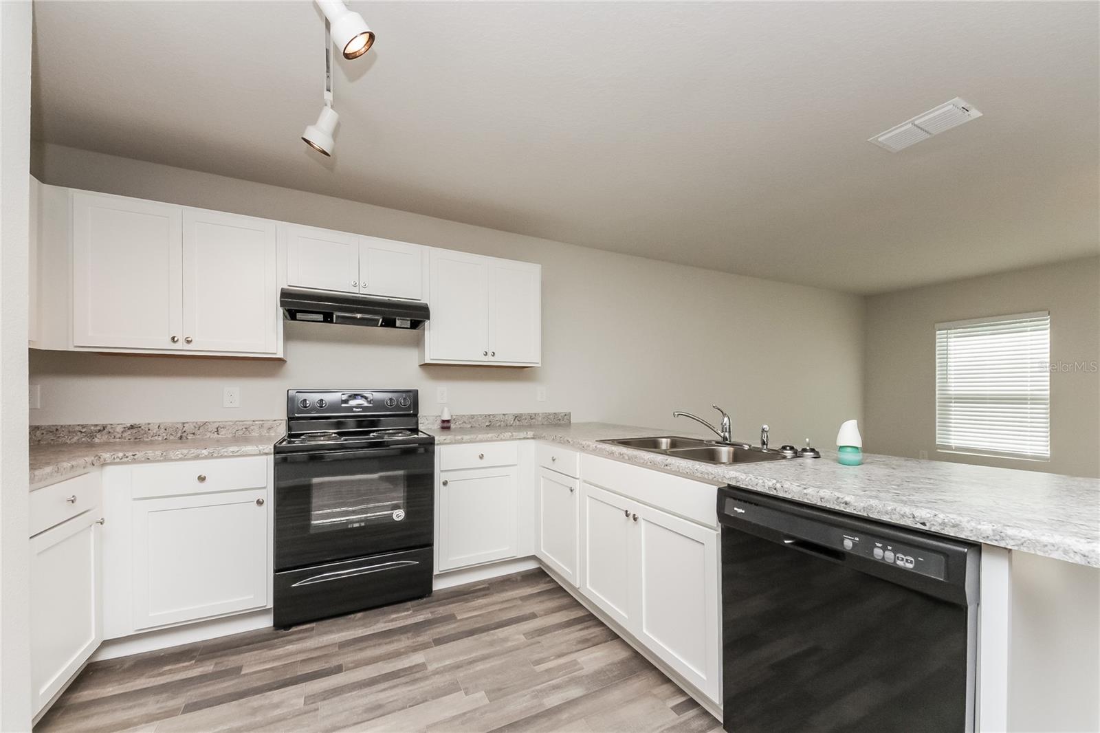 Image 6 of 16 For 230 Hyacinth Court