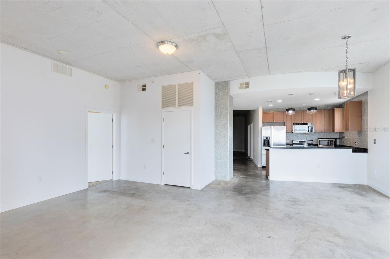 Image 10 of 31 For 525 Jackson Street 601