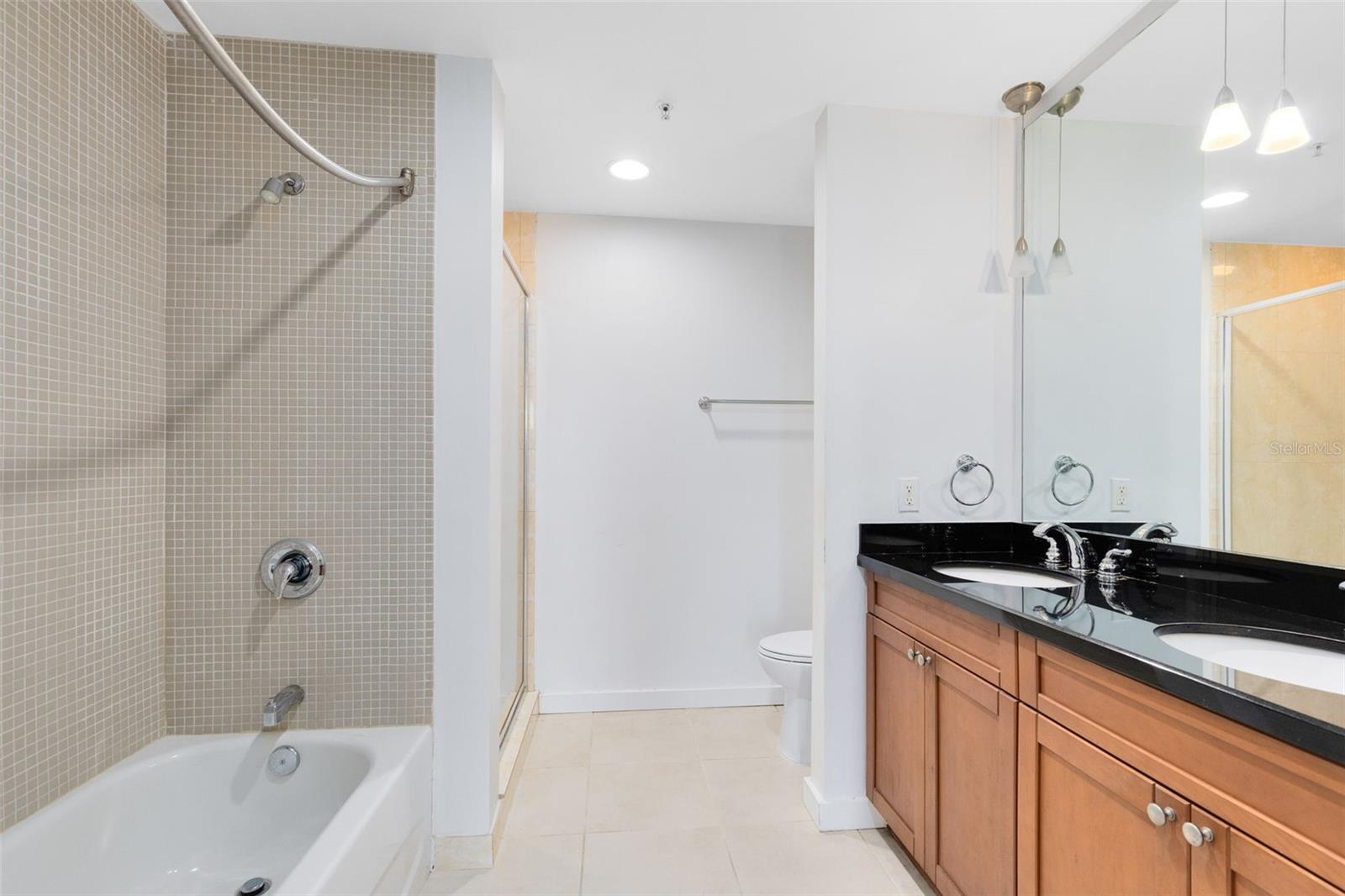 Image 14 of 31 For 525 Jackson Street 601