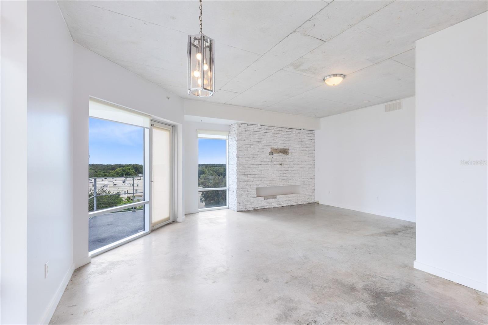 Image 5 of 31 For 525 Jackson Street 601