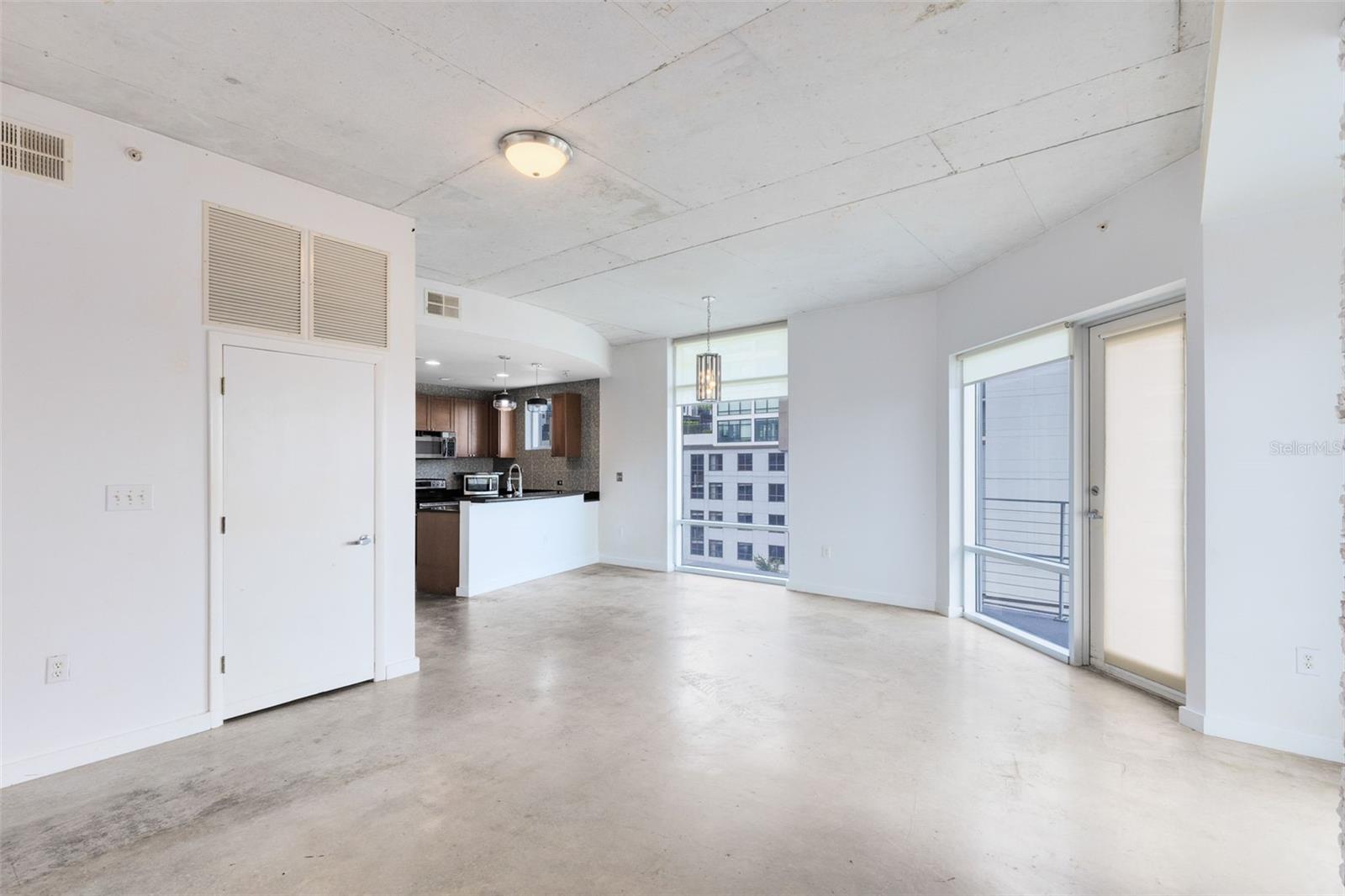 Image 7 of 31 For 525 Jackson Street 601