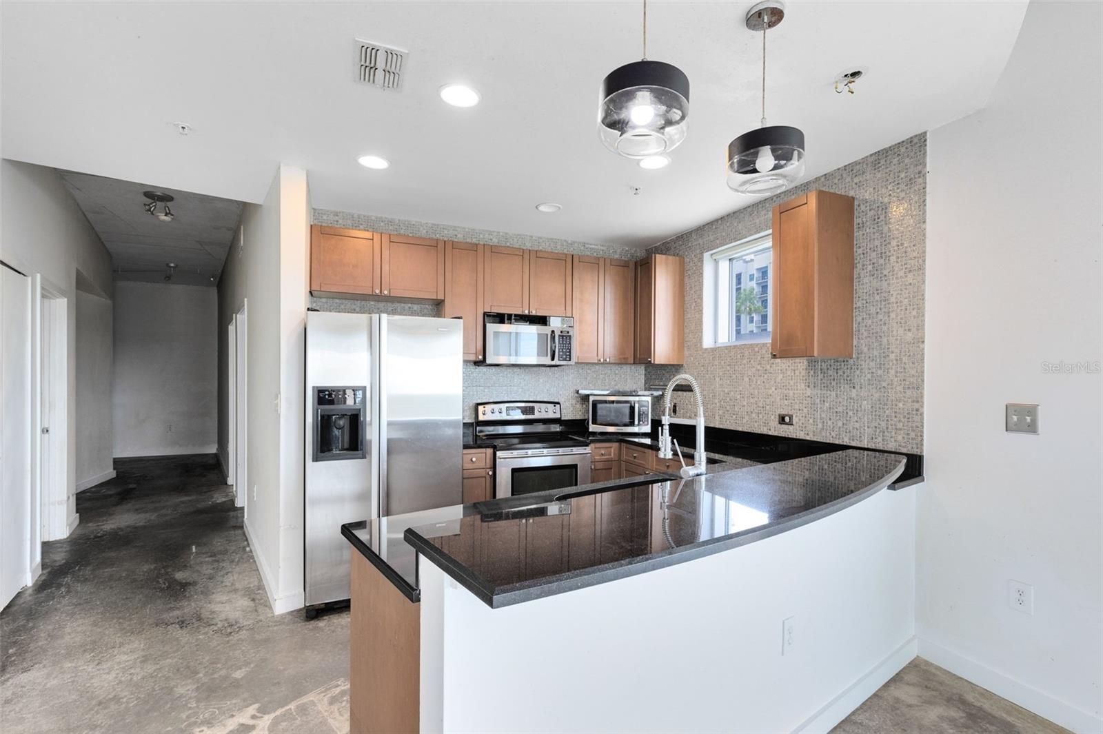 Image 9 of 31 For 525 Jackson Street 601