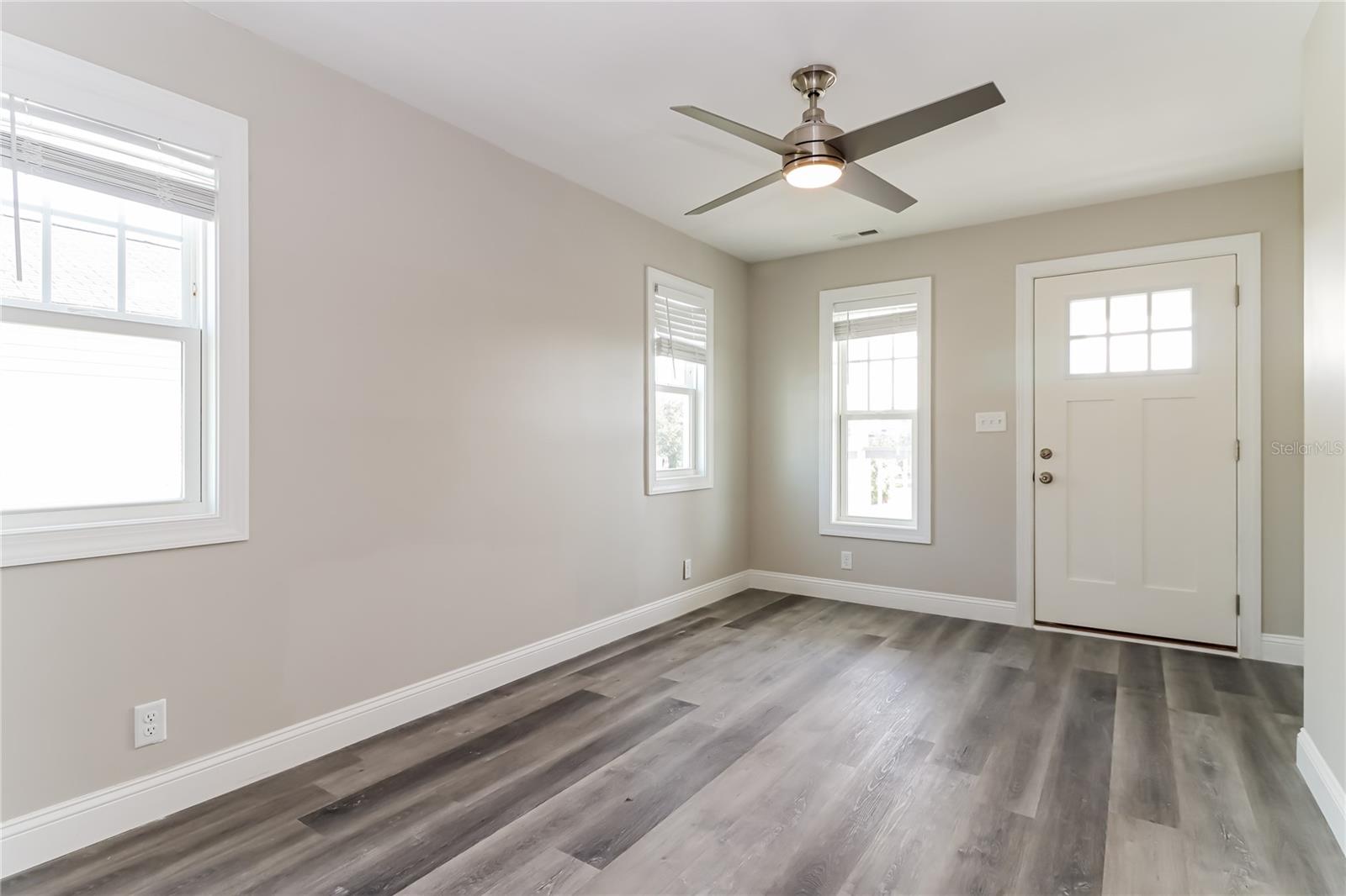 Image 5 of 17 For 3121 4th Avenue S