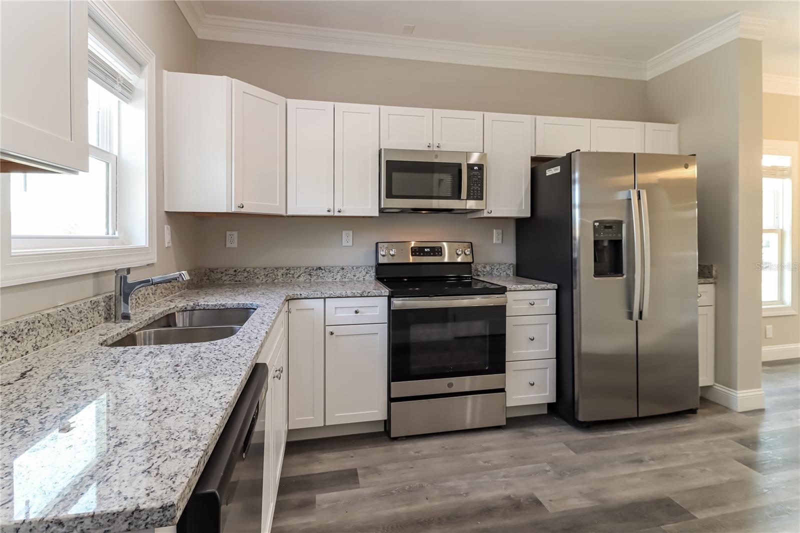 Image 7 of 17 For 3121 4th Avenue S
