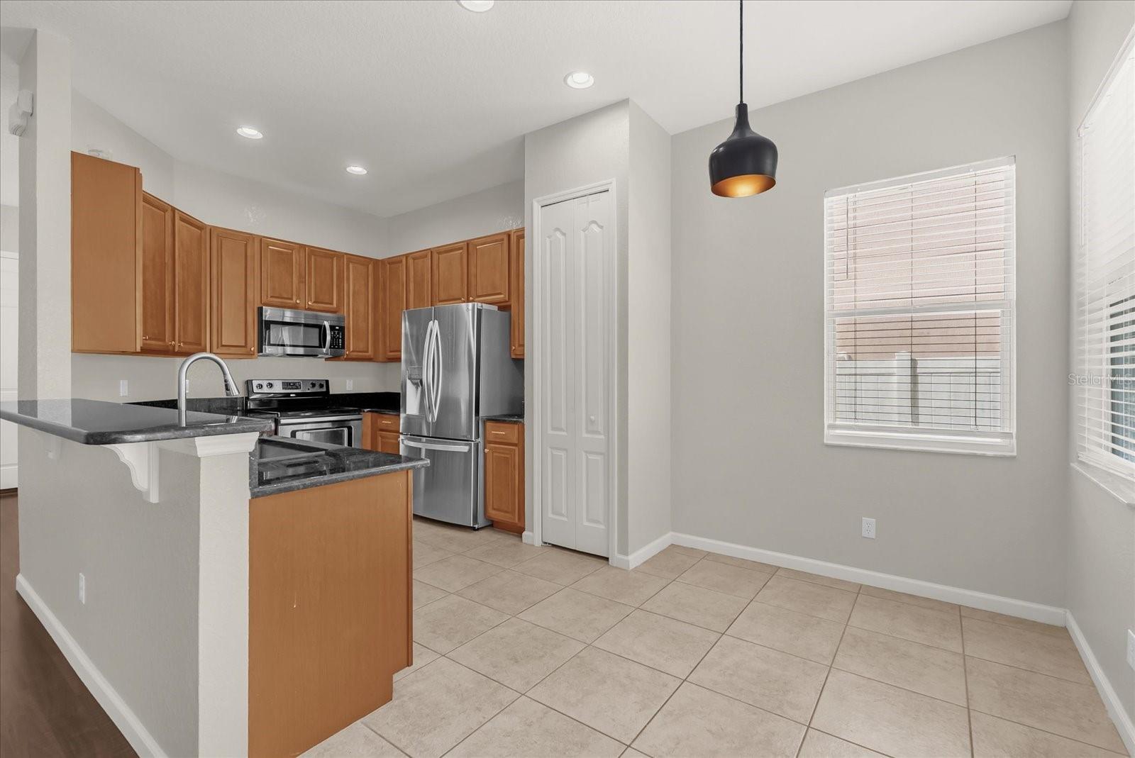 Image 10 of 36 For 6864 Helmsley Circle