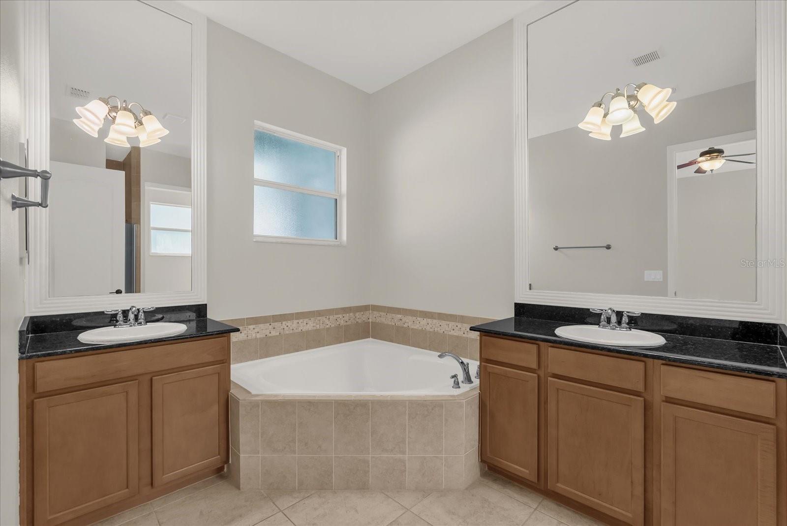 Image 17 of 36 For 6864 Helmsley Circle
