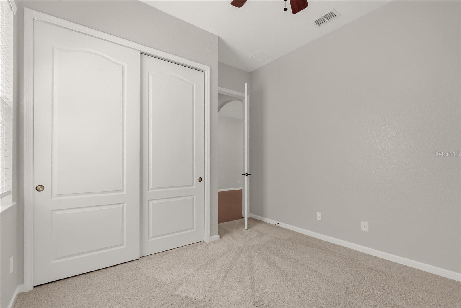 Image 22 of 36 For 6864 Helmsley Circle