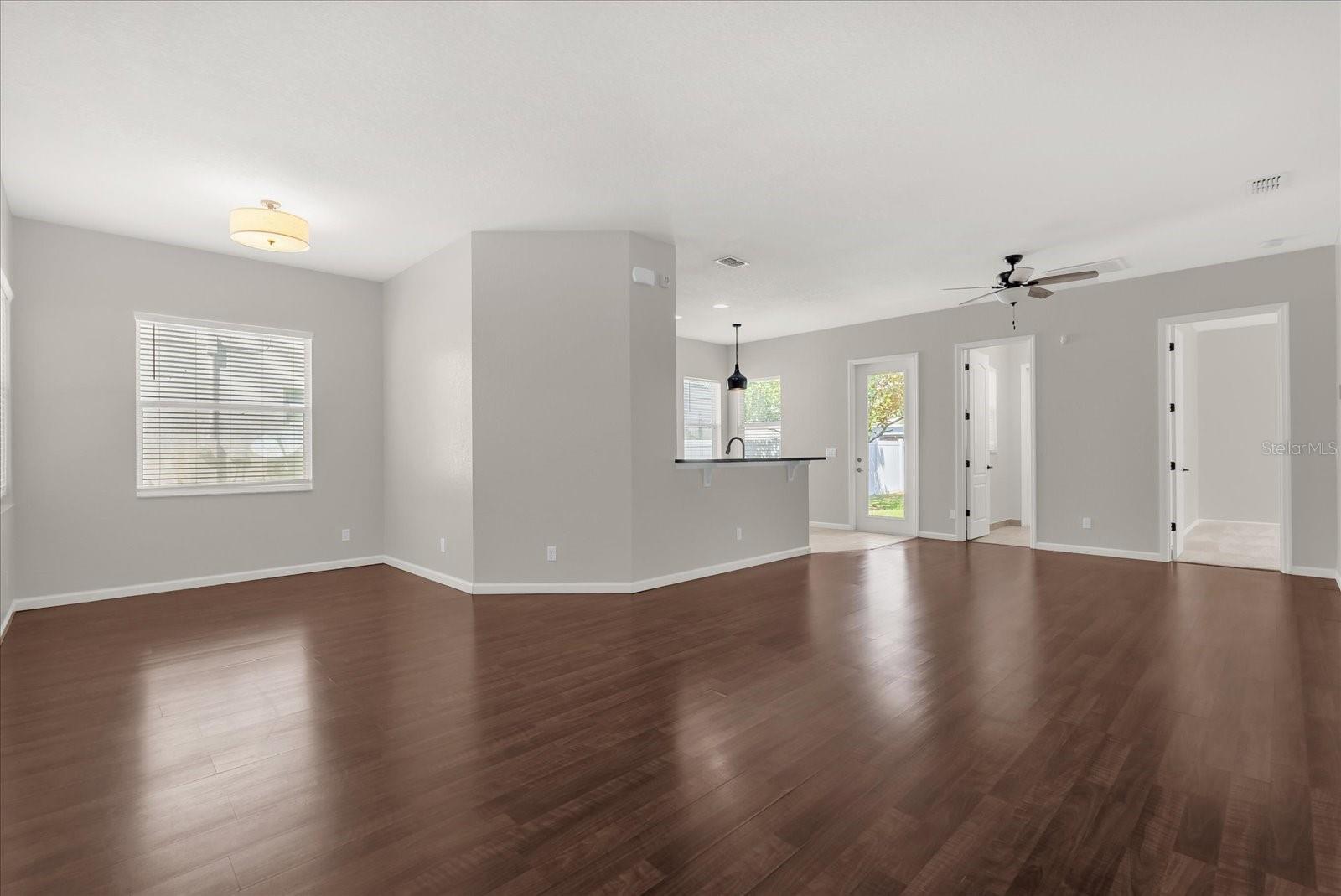 Image 5 of 36 For 6864 Helmsley Circle