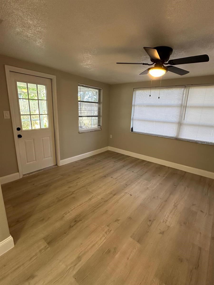 Image 11 of 41 For 7605 Embassy Boulevard