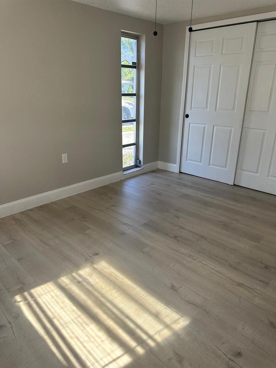Image 12 of 41 For 7605 Embassy Boulevard