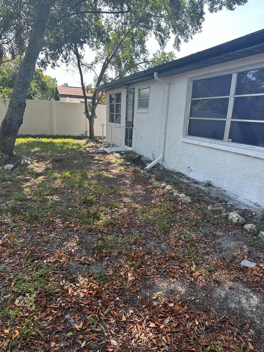Image 3 of 41 For 7605 Embassy Boulevard