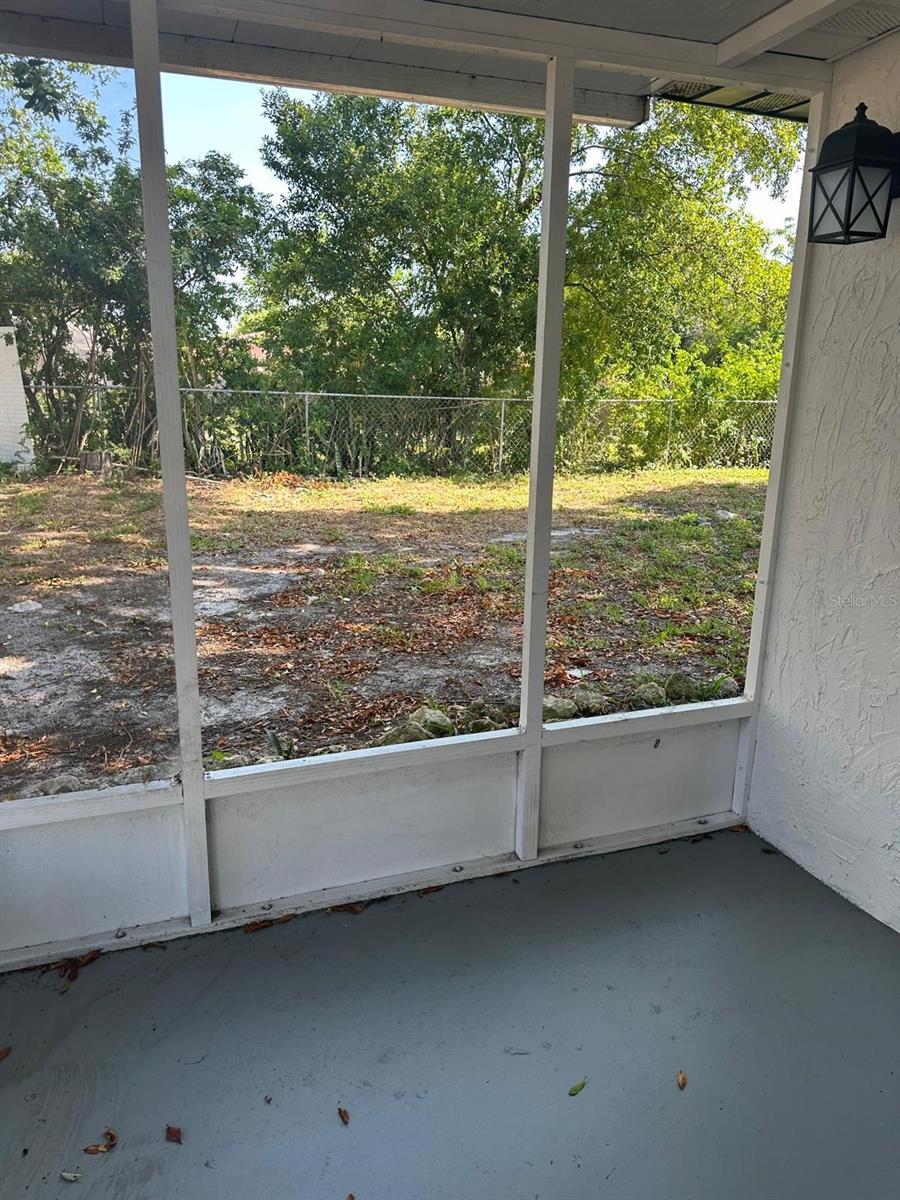 Image 4 of 41 For 7605 Embassy Boulevard