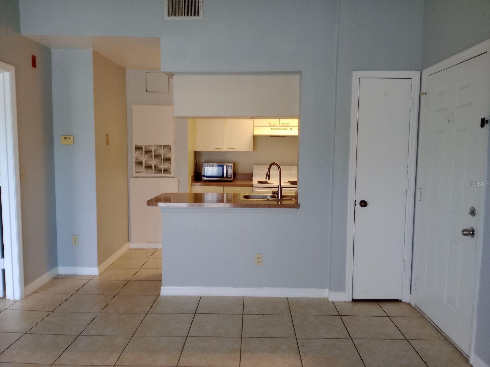Image 4 of 12 For 2550 Alafaya Trail 4305