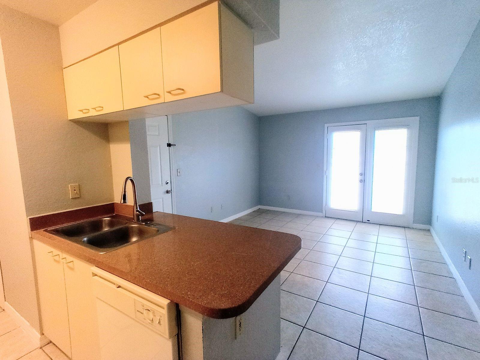Image 6 of 12 For 2550 Alafaya Trail 4305