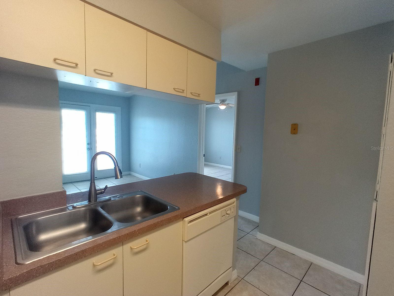 Image 8 of 12 For 2550 Alafaya Trail 4305