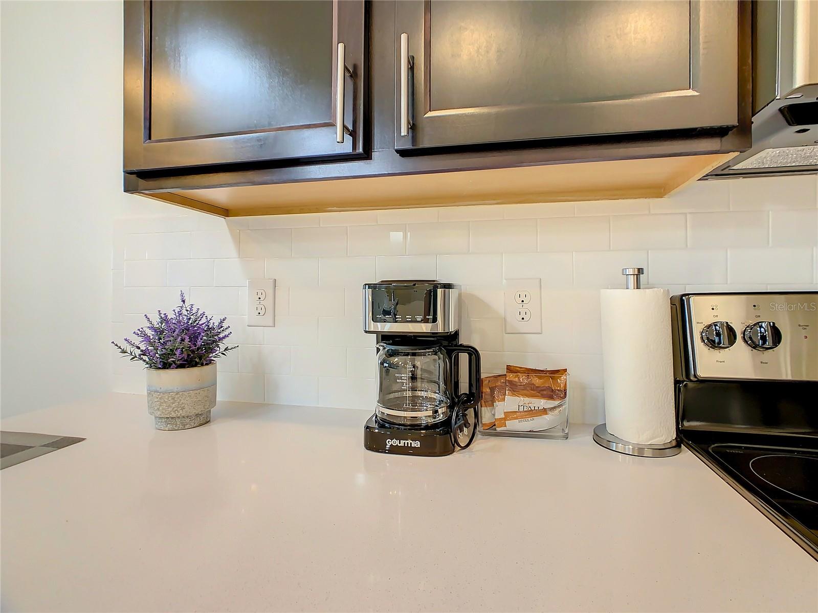 Image 10 of 46 For 1037 Splash Shot Place