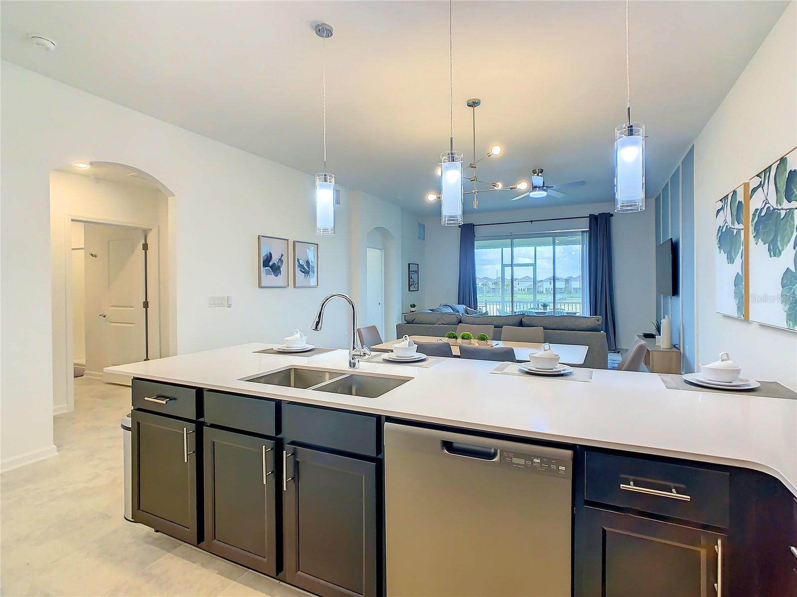 Image 11 of 46 For 1037 Splash Shot Place