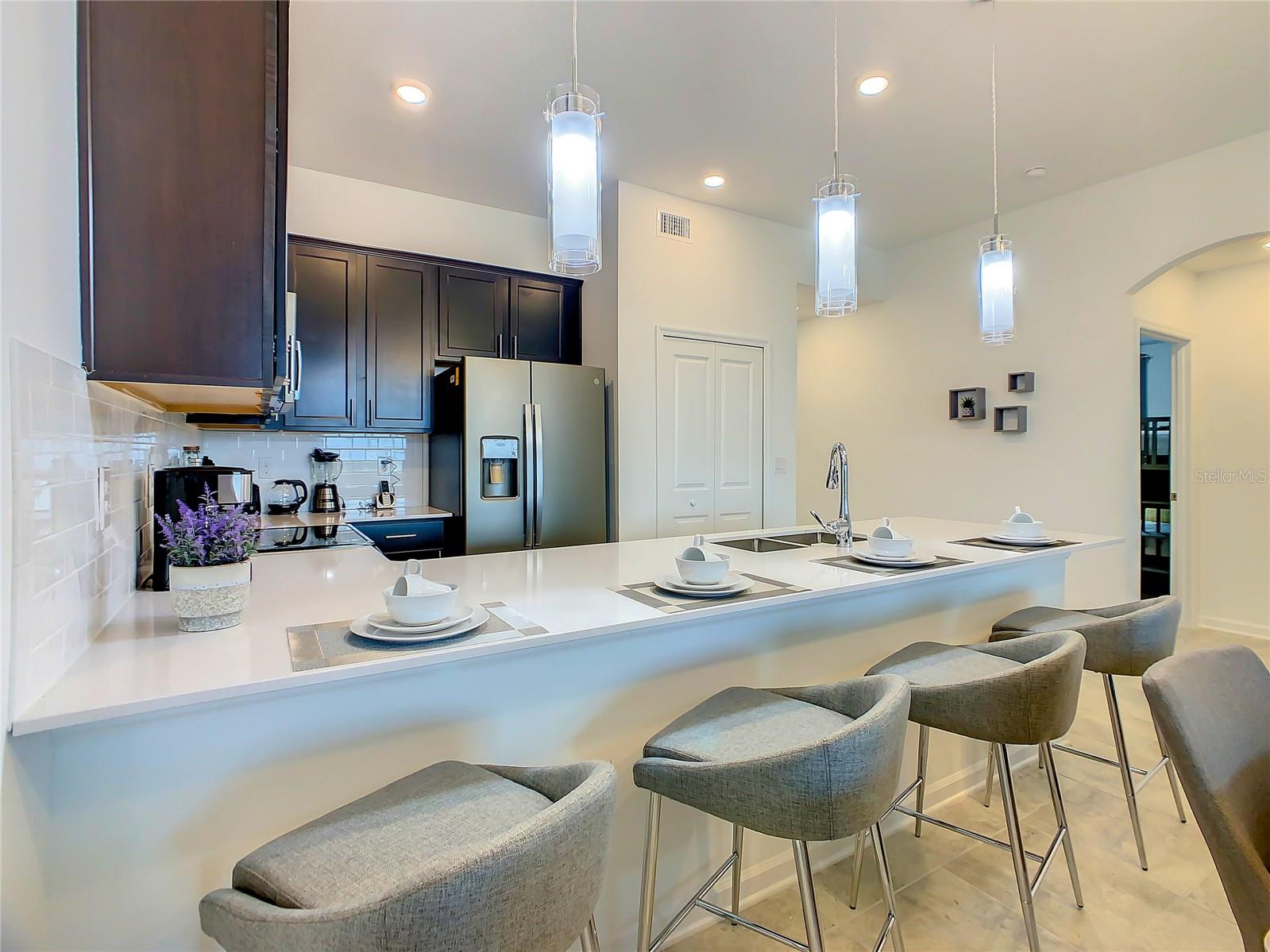 Image 15 of 46 For 1037 Splash Shot Place