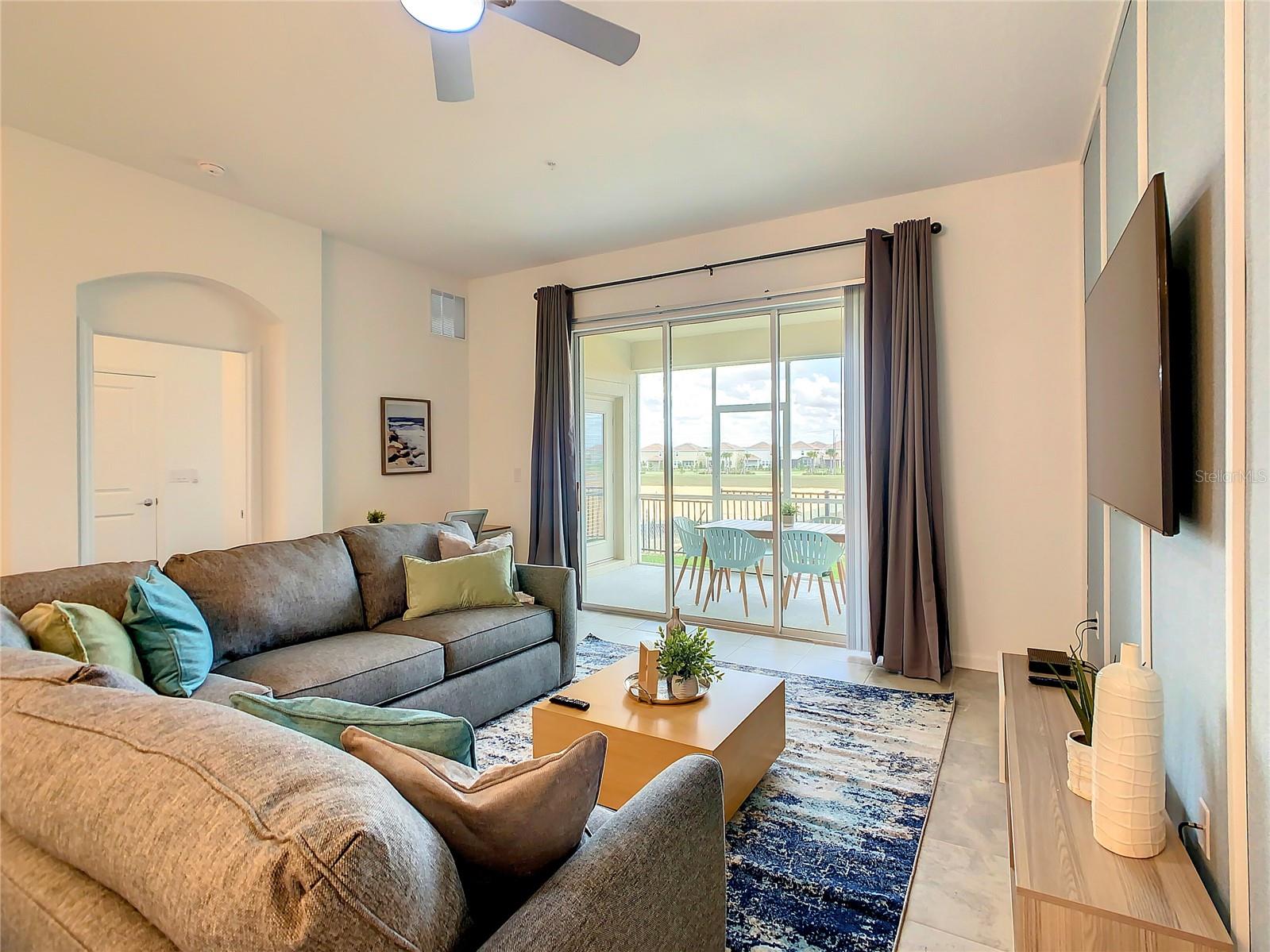 Image 18 of 46 For 1037 Splash Shot Place